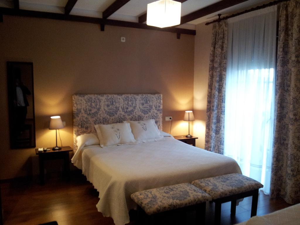 Apartamentos El Mirador Del Soto Sotoserrano 외부 사진