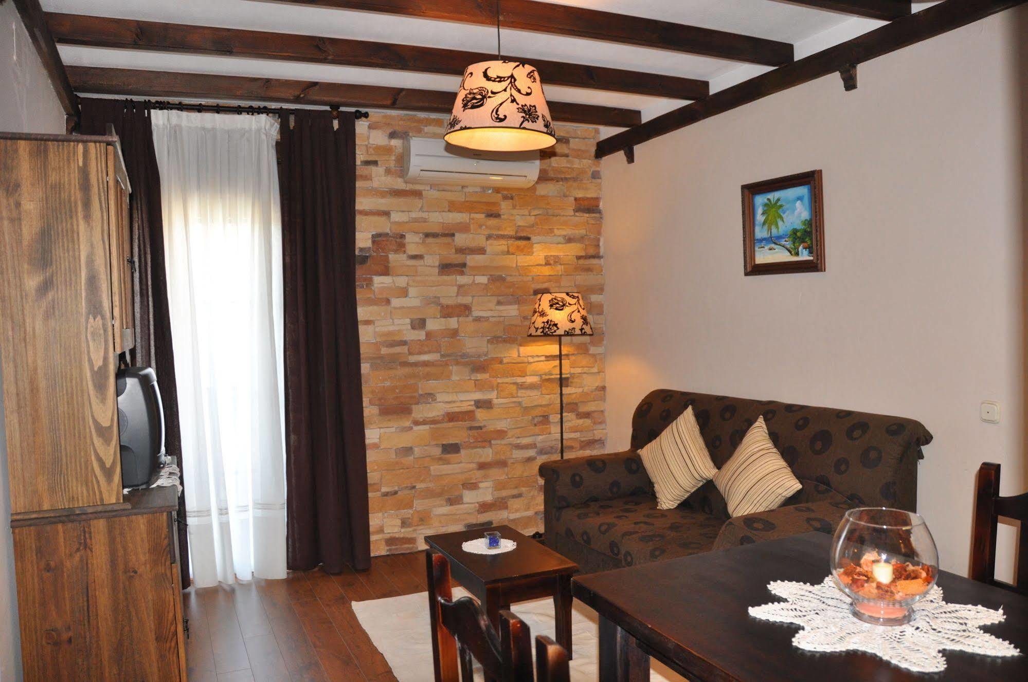Apartamentos El Mirador Del Soto Sotoserrano 외부 사진